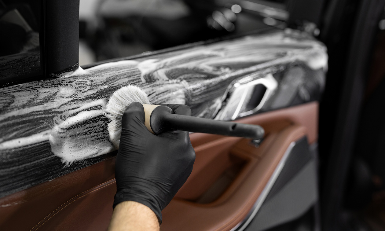 Denny's Auto Detaling