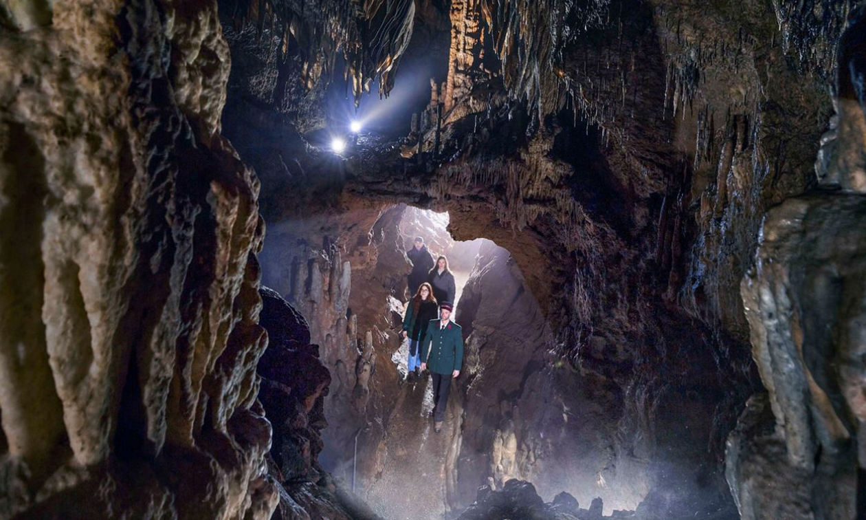 Domaine des Grottes de Han