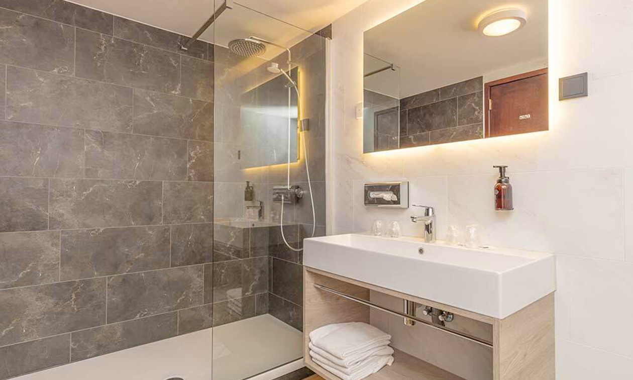 Fletcher Familiehotel De Hunzebergen