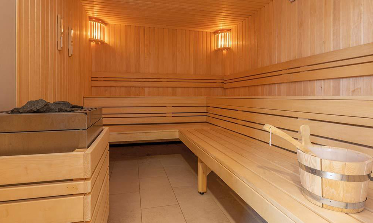 Fletcher Familiehotel De Hunzebergen