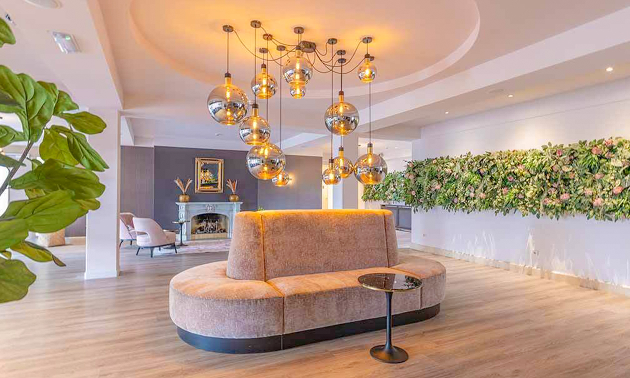 Fletcher Familiehotel De Hunzebergen