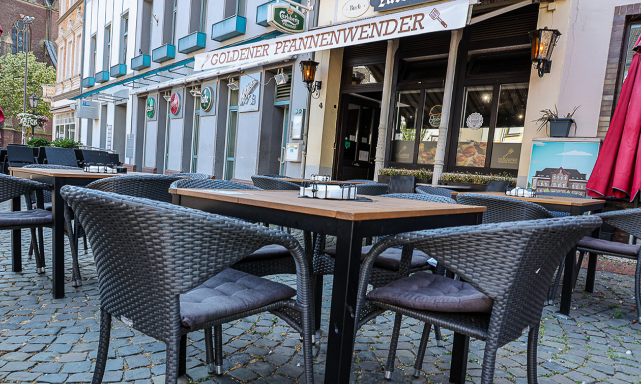 Goldener Pfannenwender