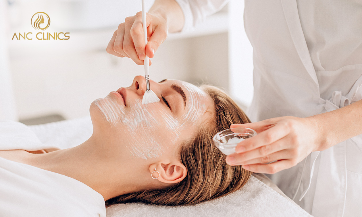 Huidverbeterende gezichtsbehandeling naar keuze evt. incl. peeling (45 of 60 min)