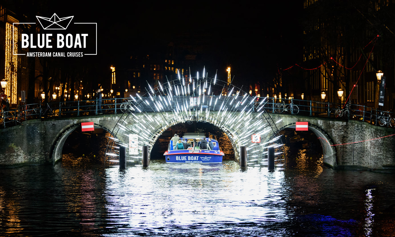 Rondvaart (90 min) tijdens Amsterdam Light Festival