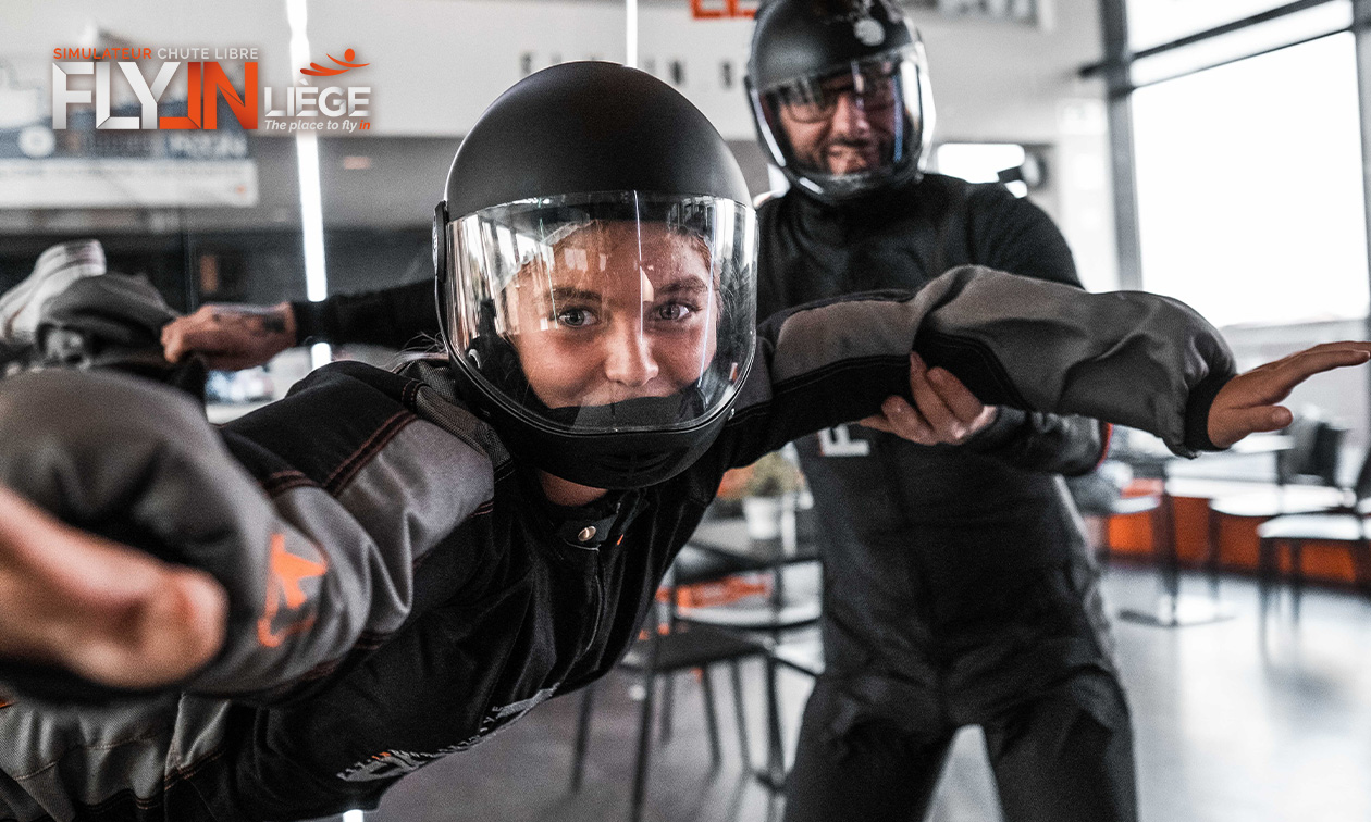 3 vols de simulation de chute libre + pack vidéo + boisson chez FLYIN Liège