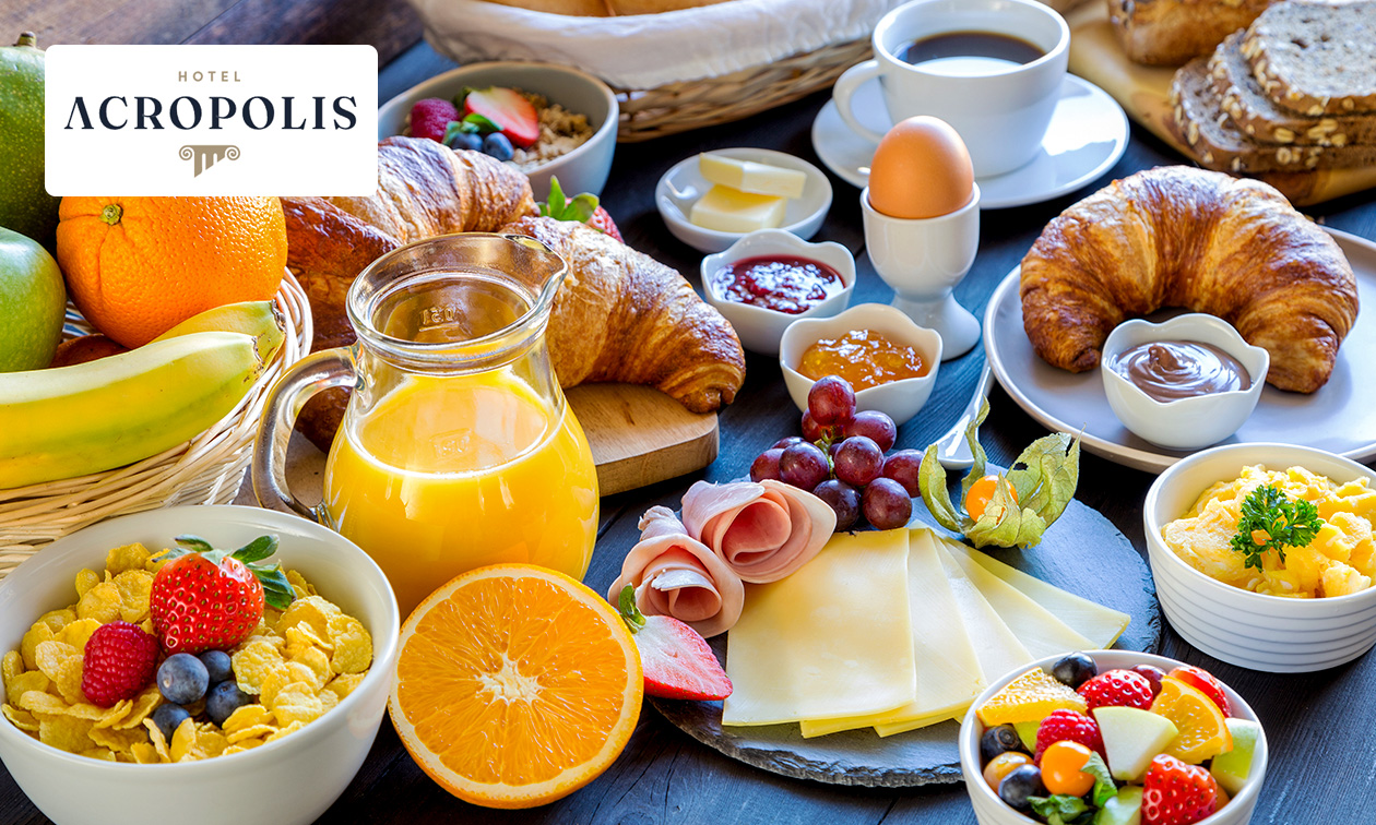 Luxe ontbijtbuffet + parking