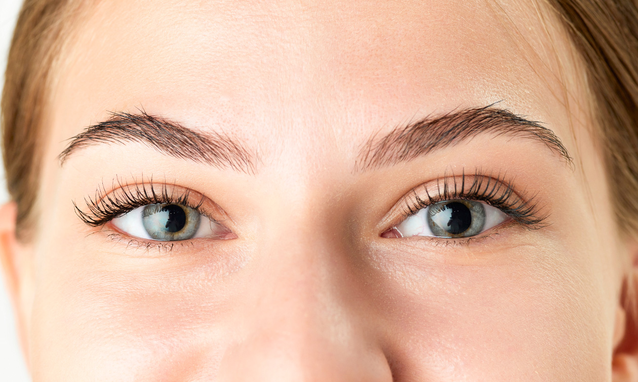 Rehaussement des cils + coloration (60 min) près de Charleroi