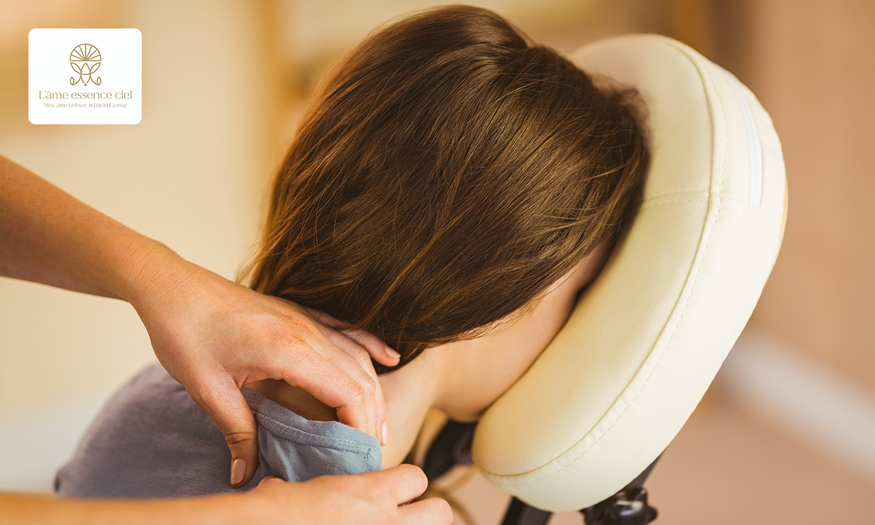 Massage relaxant assis aux pierres chaudes (30 à 45 min) à Liège