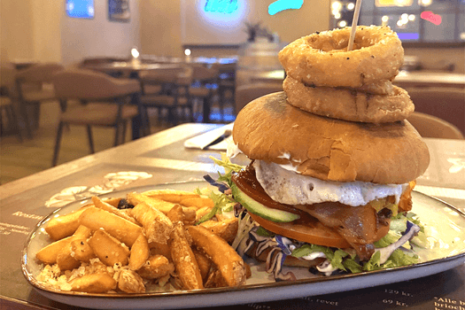 Valgfri burger med fritter