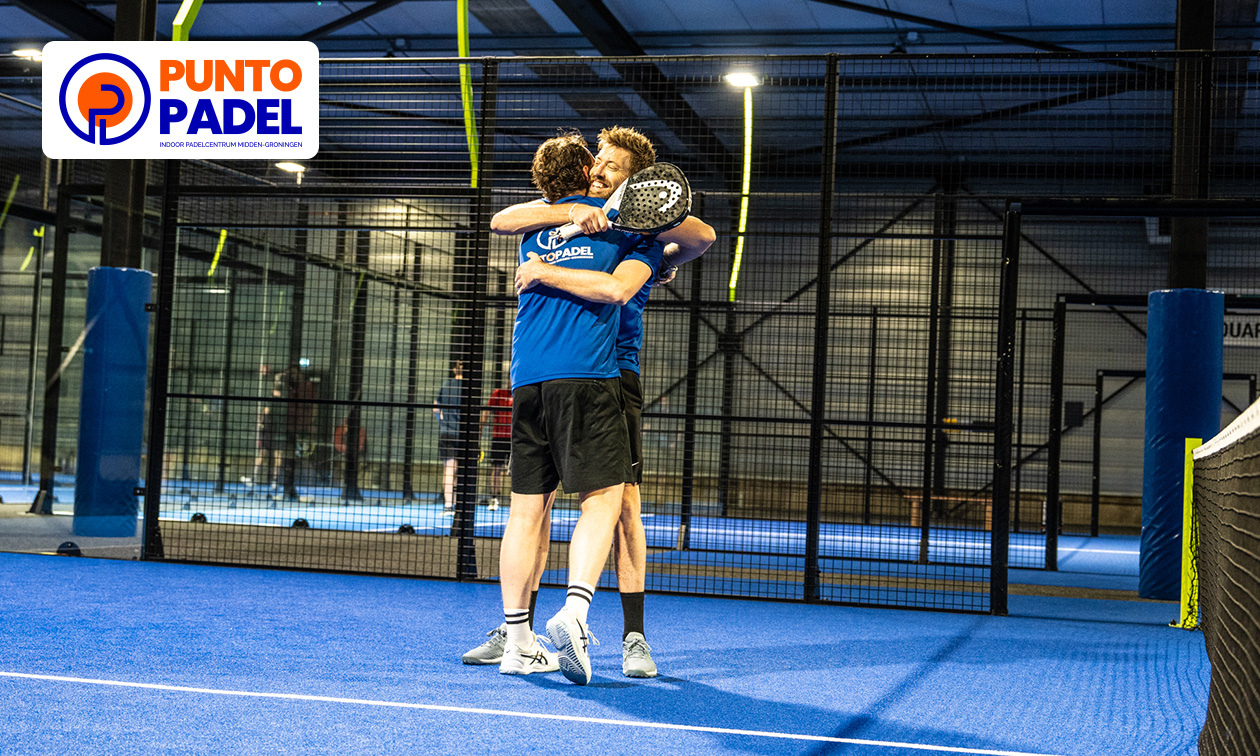 Huur padelbaan voor 4 personen + evt rackets en ballen (1 of 1,5 uur)