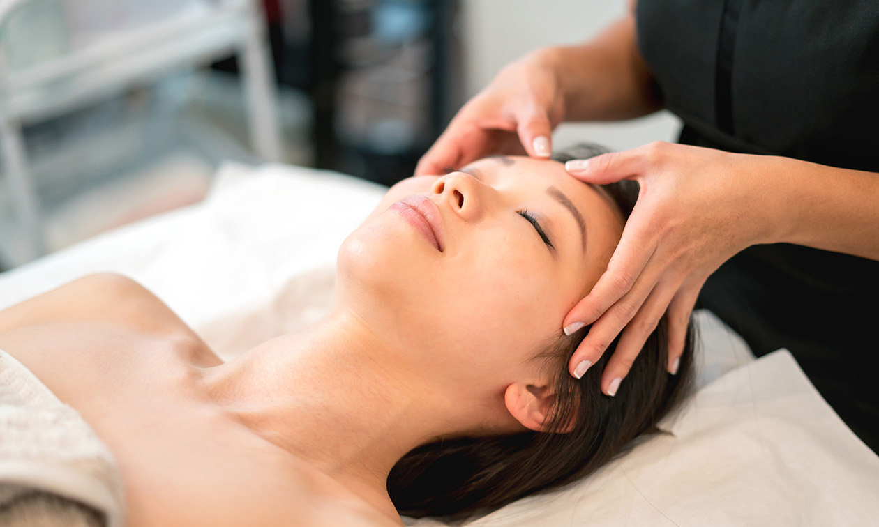 Japanese Head Spa + evt. gezichtsbehandeling (60 of 90 min) Japanese Head Spa + evt. gezichtsbehandeling (60 of 90 min)