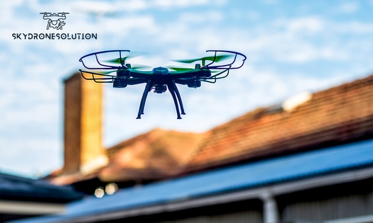 Drohnenservice für Dach(rinnen)- & PV-Prüfung, Immobilienfotos oder Event-Luftvideos