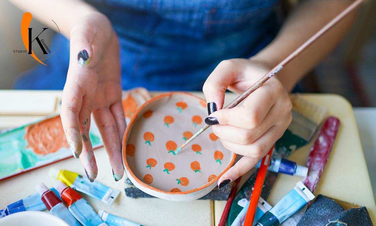 Workshop keramiek beschilderen (2,5 uur) + 2 items naar keuze + koffie/thee