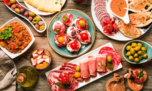 2 Tapas nach Wahl + Brot mit Aioli in der Kölner Südstadt