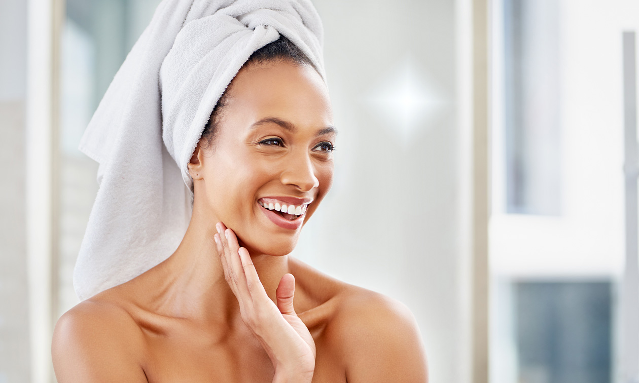 Anti-Mitesser-Behandlung oder (Luxus-)Microneedling (45 oder 60 Min.)